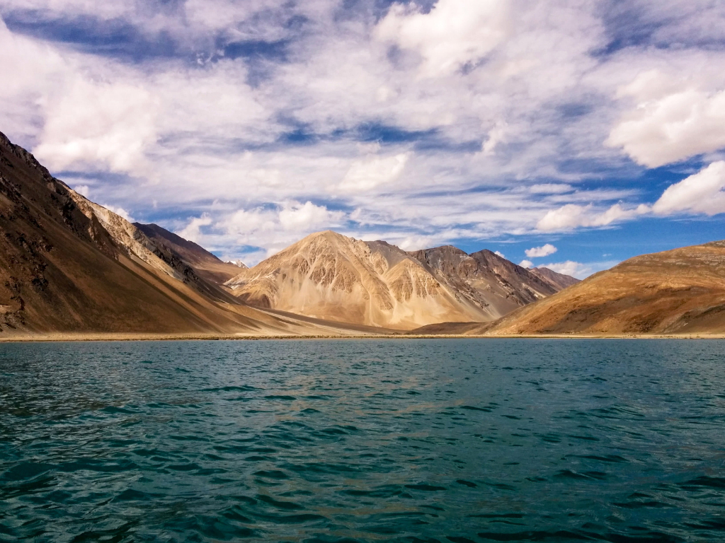 high-altitude-lake-Pangong-Lake-leh- ladakh