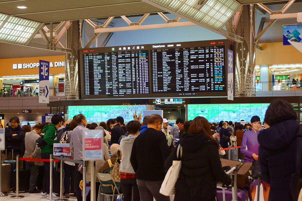   crowded airport